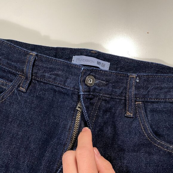 Uniqlo x J.W.Anderson Dark Wash Relaxed Fit Cropped Jeans men's size 33x27 - Picture 3 of 10